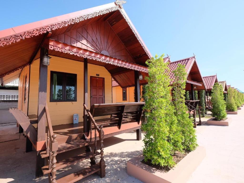 Prakaithong Hotel Amphö Szavangdendin Kültér fotó