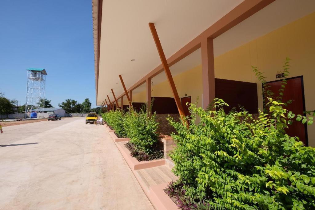 Prakaithong Hotel Amphö Szavangdendin Kültér fotó