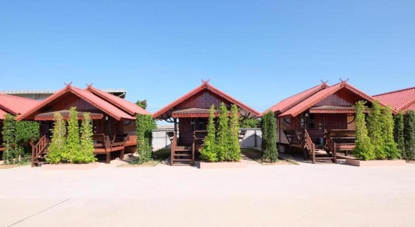 Prakaithong Hotel Amphö Szavangdendin Kültér fotó