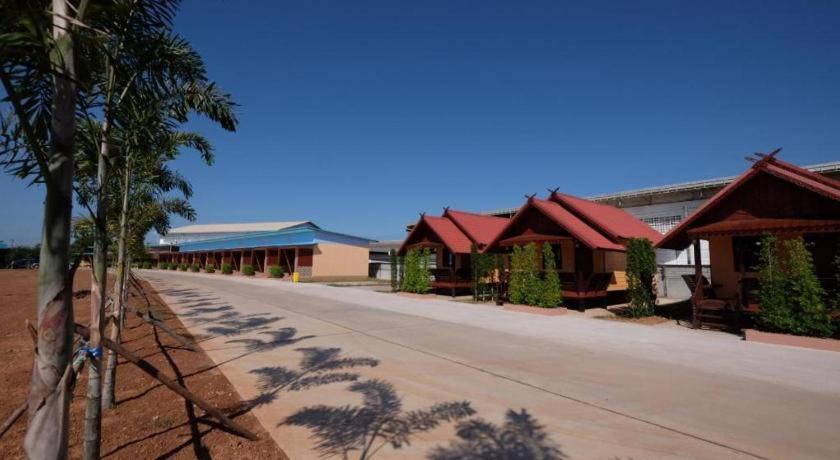 Prakaithong Hotel Amphö Szavangdendin Kültér fotó