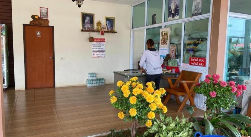 Prakaithong Hotel Amphö Szavangdendin Kültér fotó