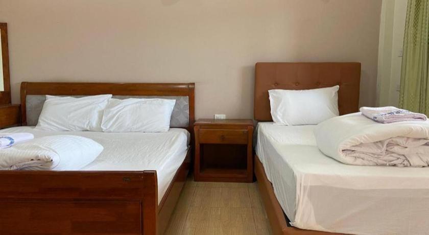 Prakaithong Hotel Amphö Szavangdendin Kültér fotó