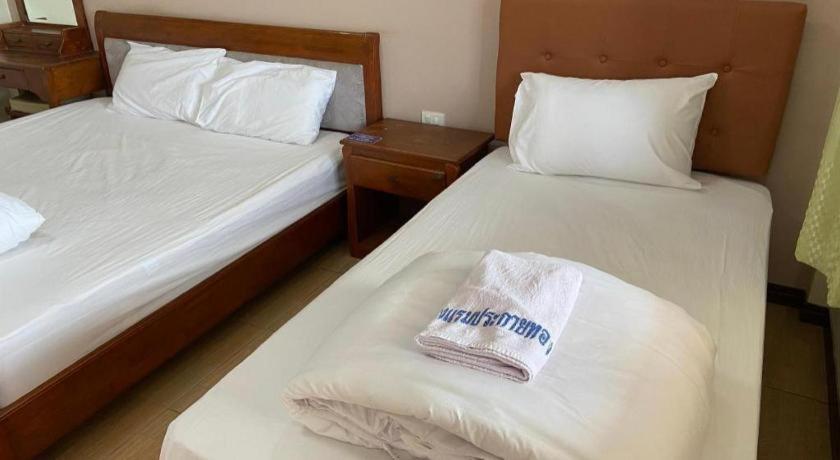 Prakaithong Hotel Amphö Szavangdendin Kültér fotó